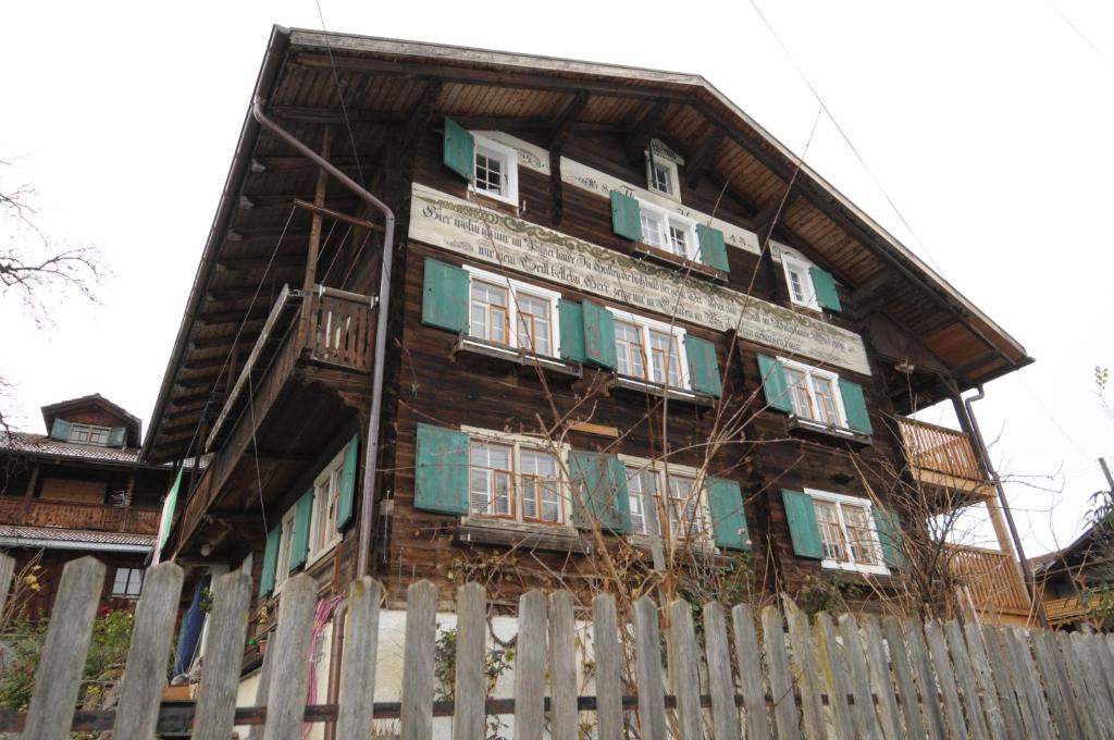 Bnb Hasatrog Jenaz Exterior foto